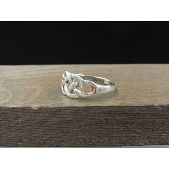 Size 8 Sterling Silver Celtic Knot Design Band Ring Vintage Bohemian Everyday - Picture 2 of 6